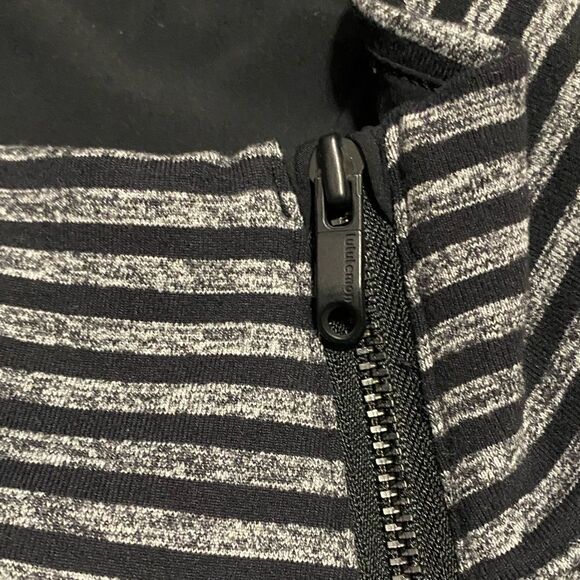 Lululemon Men’s Studio 1/2 Zip Classic Stripe Heathered Black Pullover Small - Picture 16 of 16